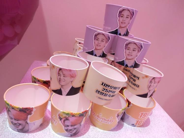 ジミンちゃんセンイルカップホルダー巡り Bts World